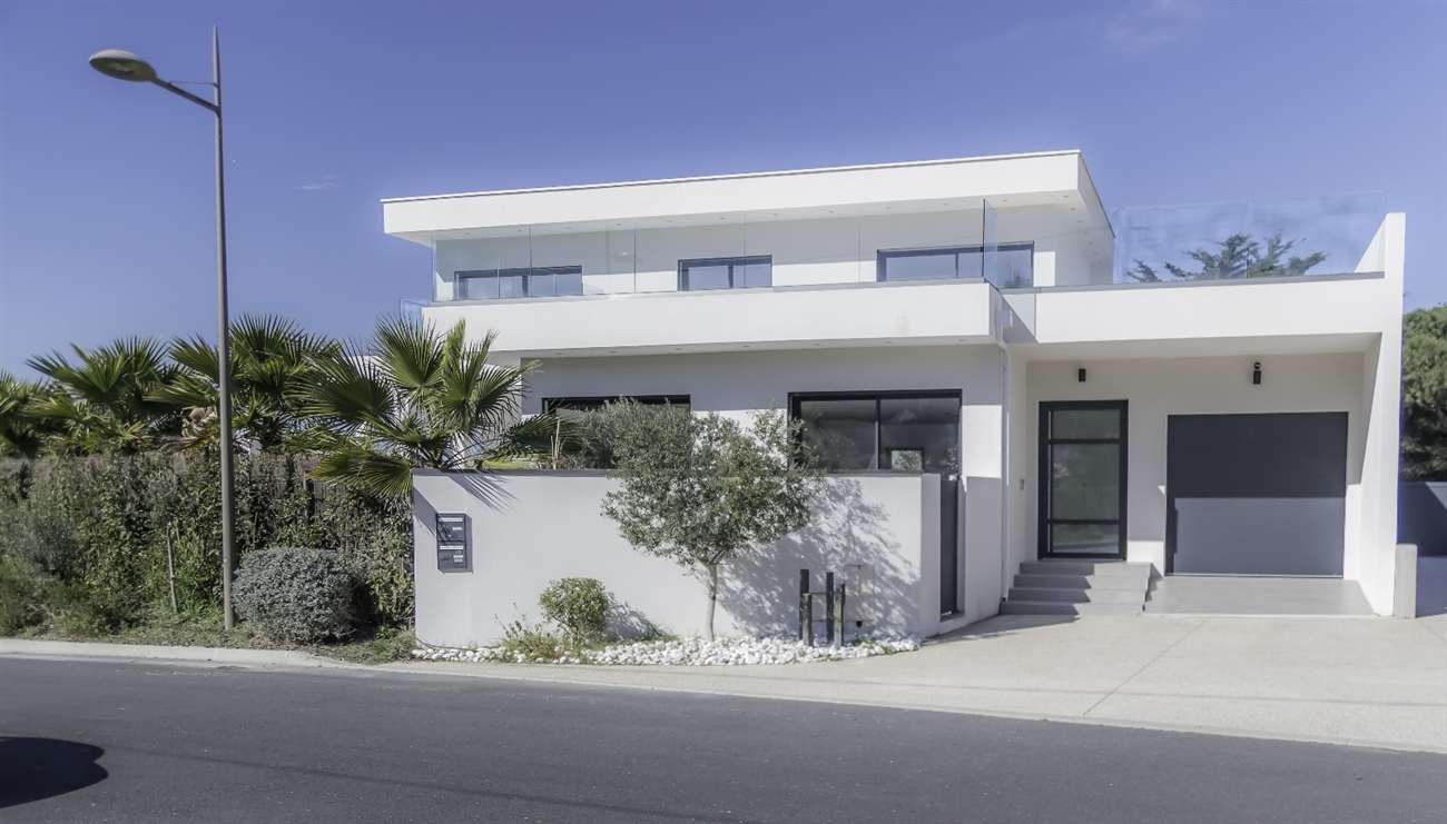 Construction villa contemporaine – DDK Construction – Agde – rooftop aménagé
